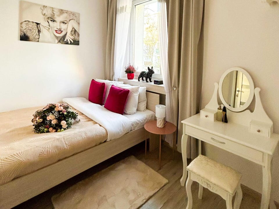 Lodz Apartment for 4 Guests Apartment in Poland