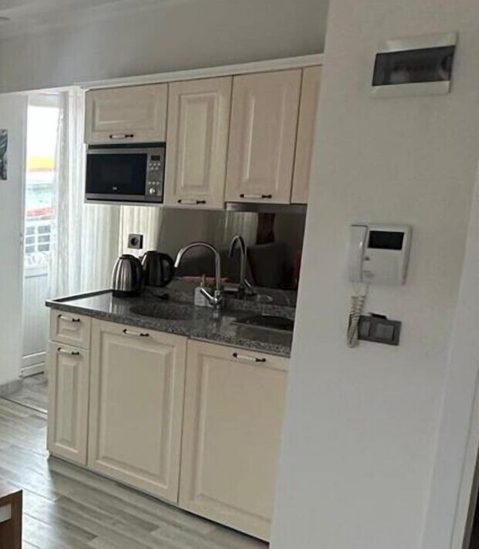 Comfort Suite, 1 Bedroom, Balcony | Private kitchen | Mini-fridge