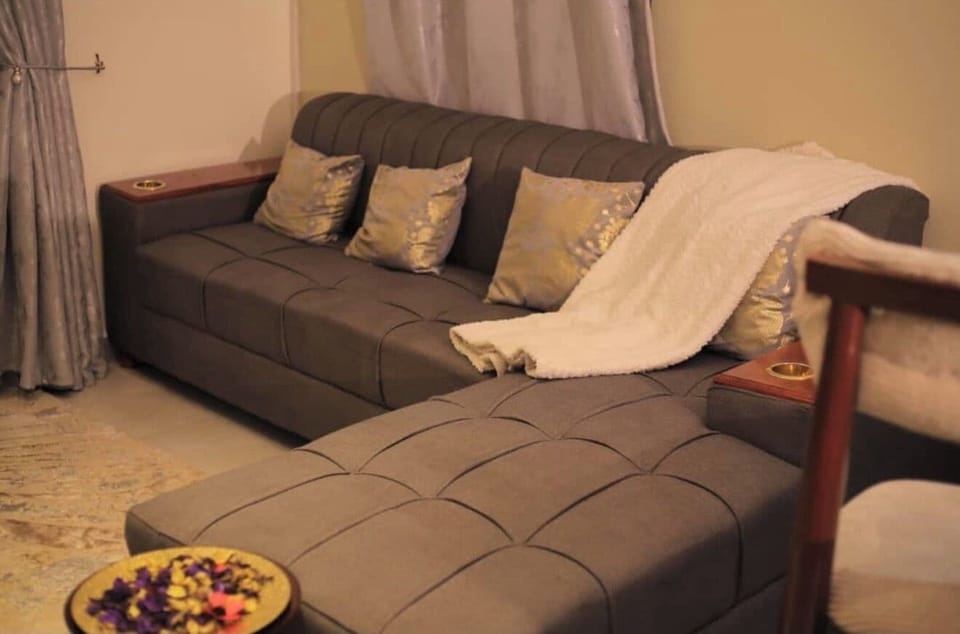 Comfort Apartment, City View | Living area