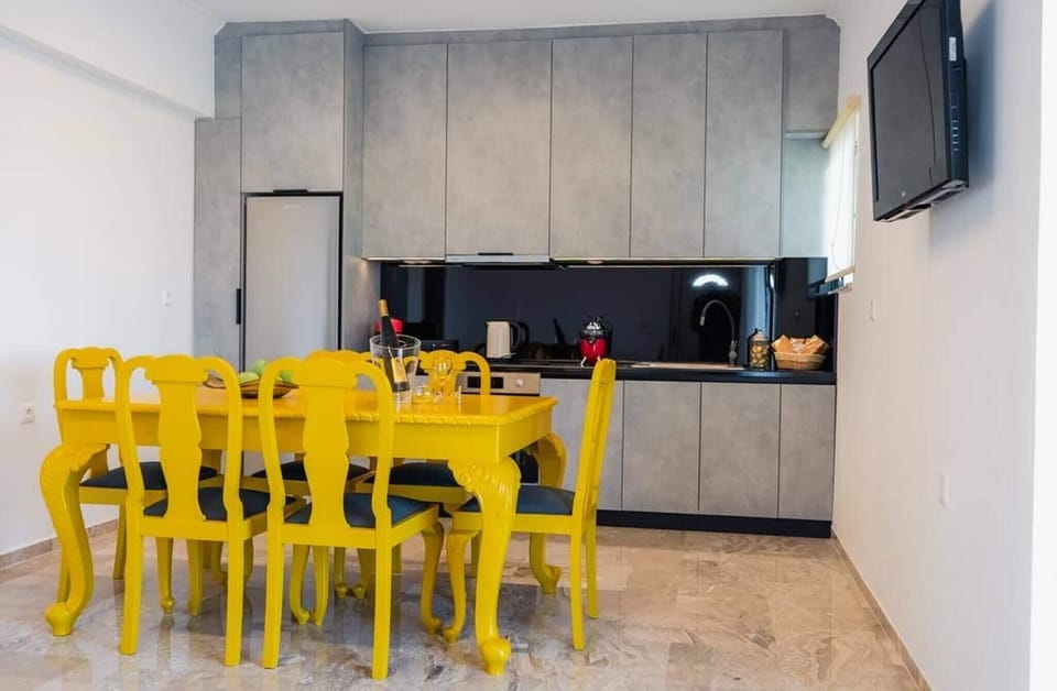 Apartment, Patio | Dining room