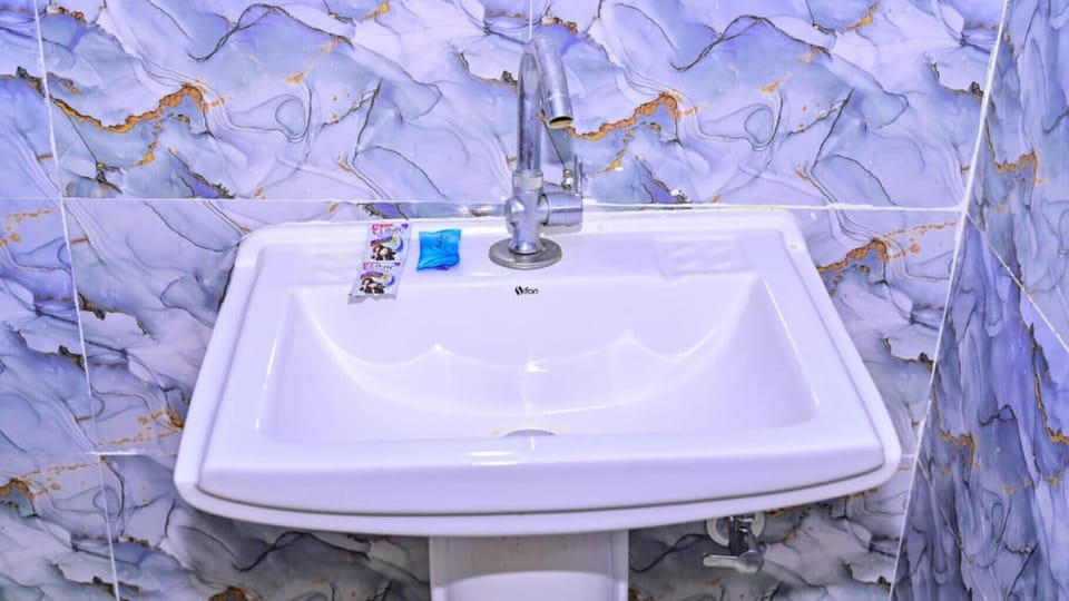 Deluxe Room, Patio, Desert View | Bathroom