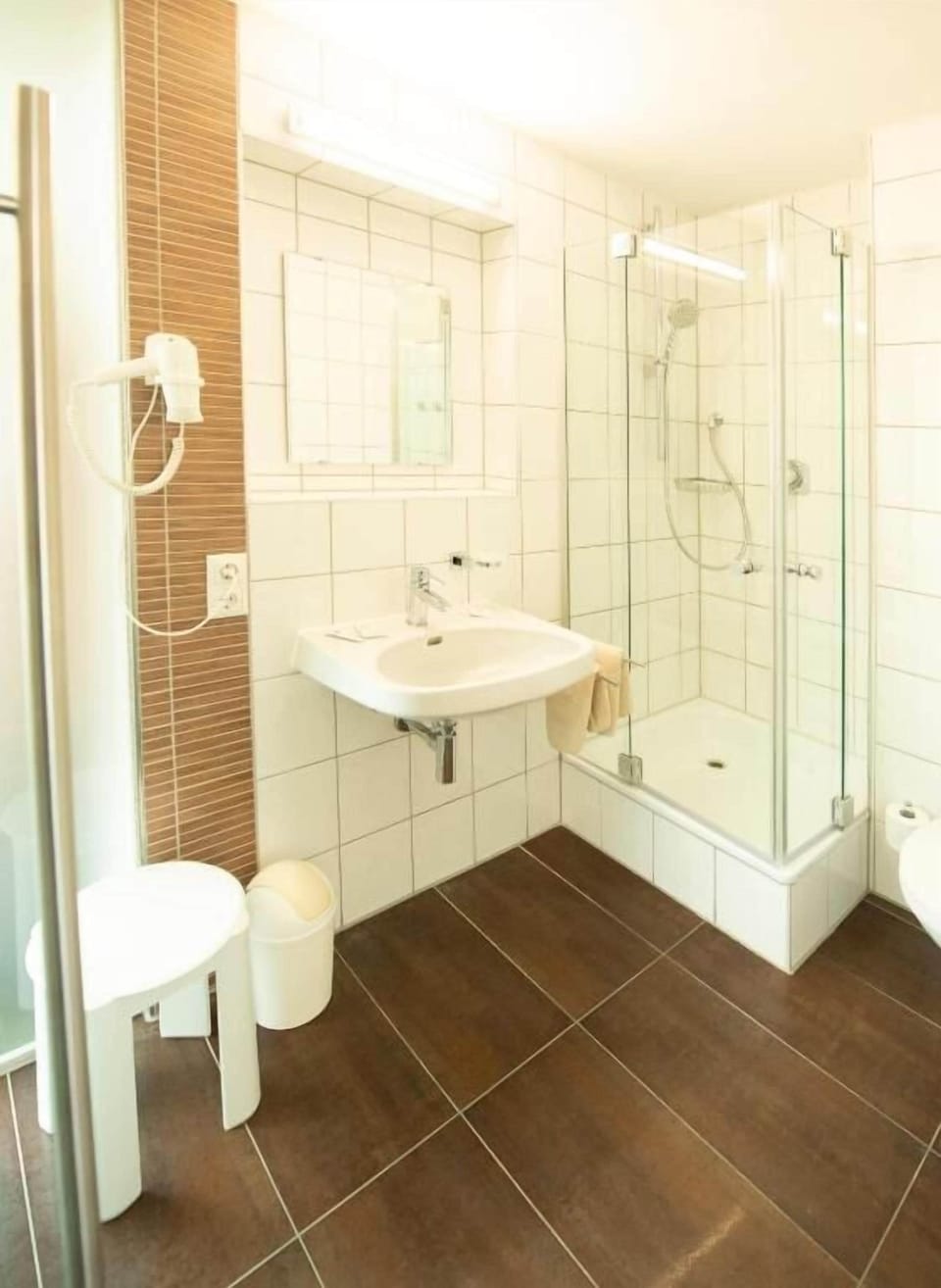 Standard Double Room, Garden View | Bathroom | Shower, hair dryer, towels, soap