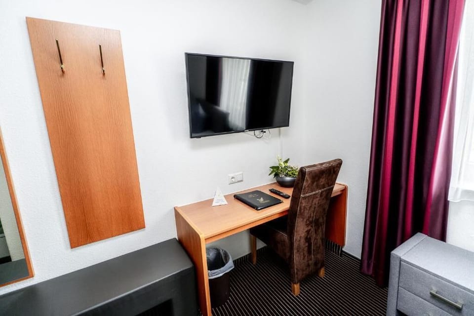 Standard Twin Room, Garden View | Interior