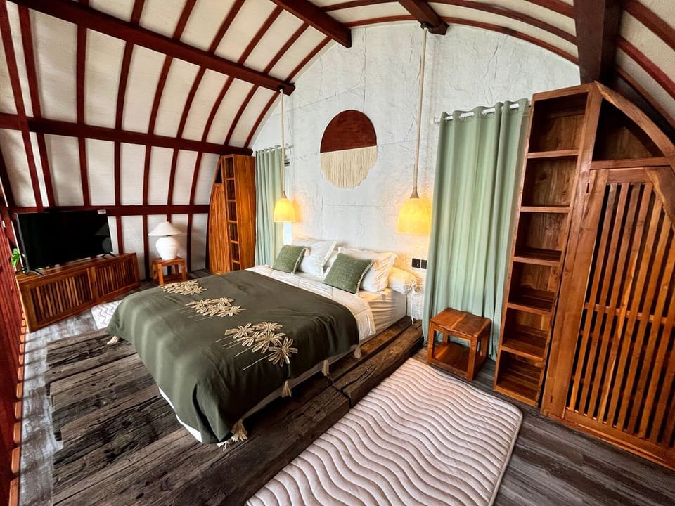 Deluxe Double Room, Kitchenette, Pool View | Premium bedding, desk, laptop workspace, WiFi (free)