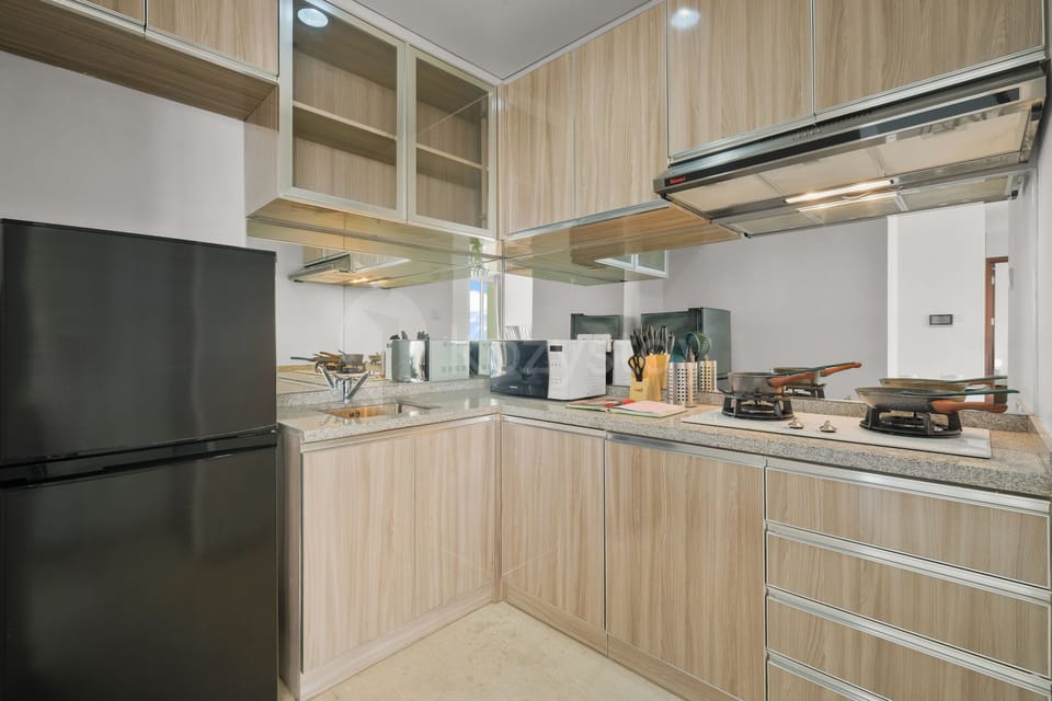 Apartment, 2 Bedrooms, City View | Private kitchen | Full-size fridge, microwave, stovetop, cookware/dishes/utensils