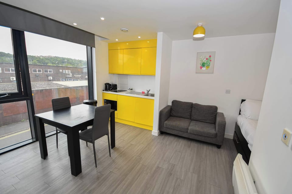 Dining Area and Kitchenette