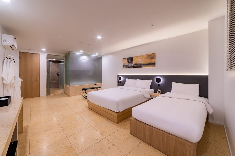 Premium Twin Room | WiFi (free)