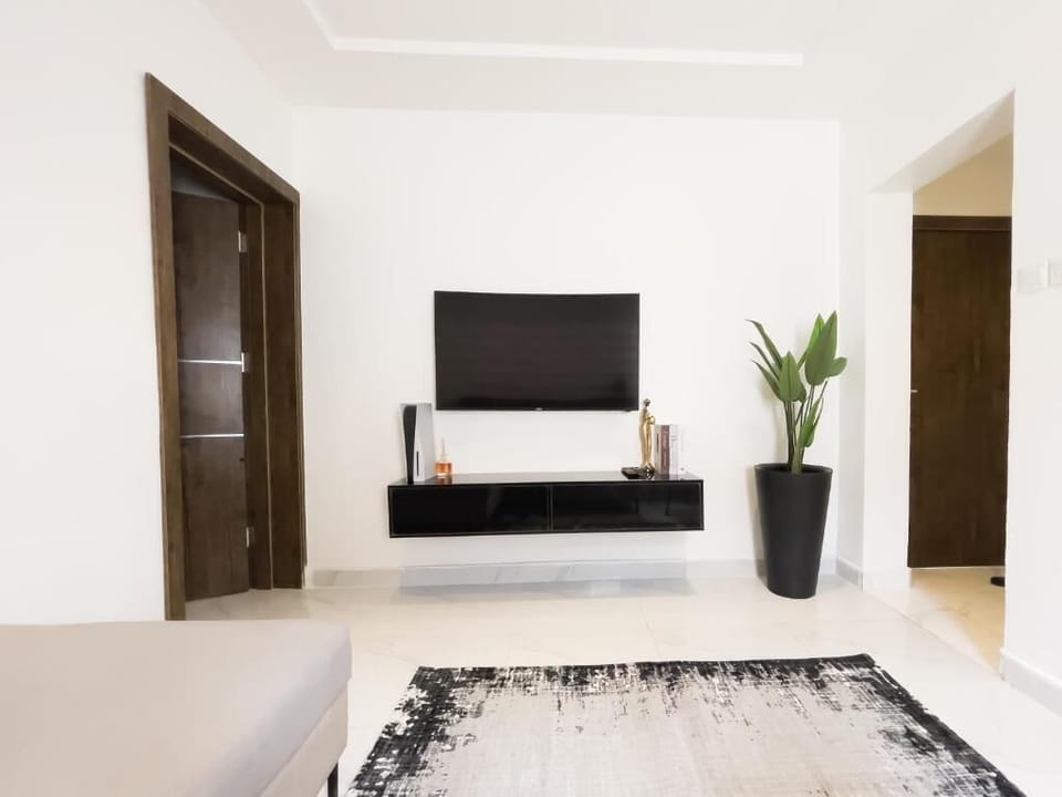Economy Apartment, Balcony, City View | Interior