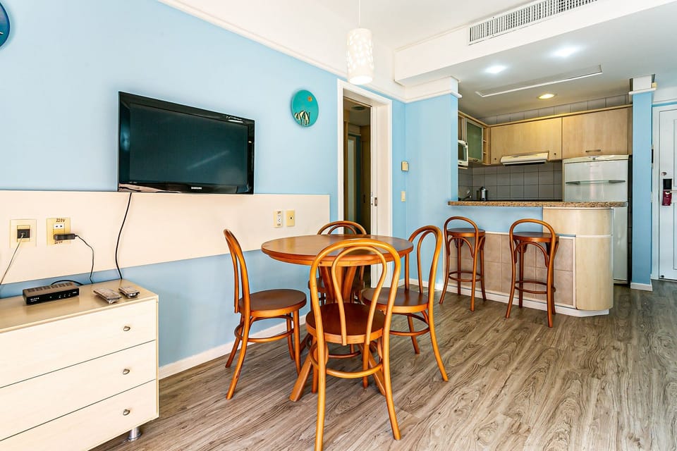 Basic Apartment | Dining