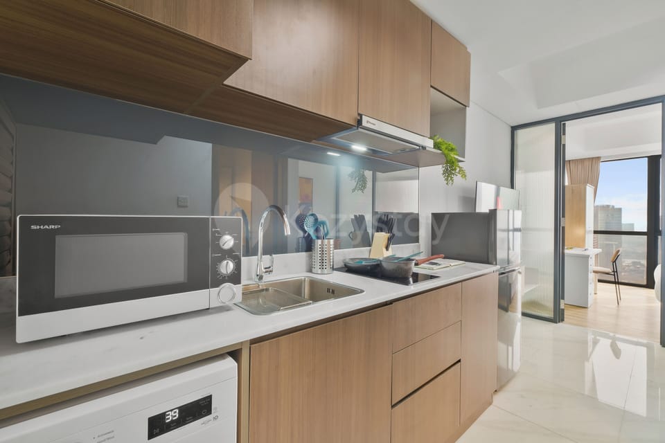Apartment, 1 Bedroom, City View | Private kitchen | Full-size fridge, microwave, stovetop, cookware/dishes/utensils