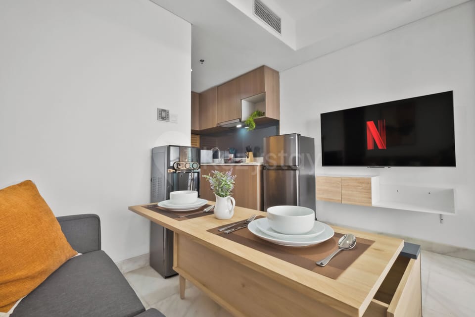 Apartment, 1 Bedroom, City View | In-room dining