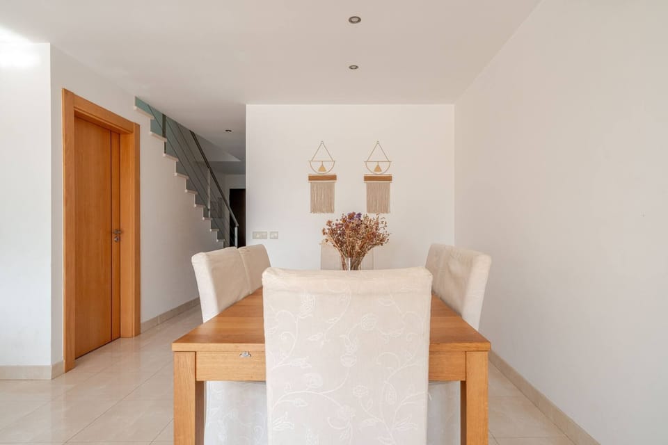 House, 2 Bedrooms, Fireplace | Dining room