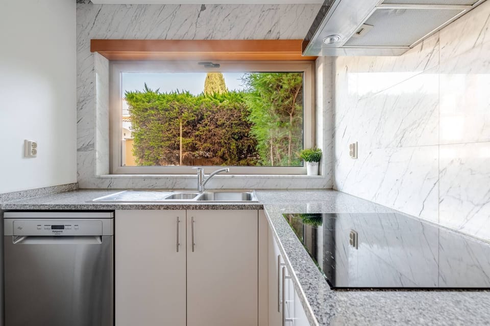 House, 2 Bedrooms, Fireplace | Interior