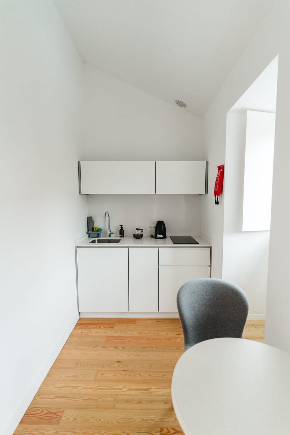 Standard Double or Twin Room | Private kitchen | Coffee/tea maker, mini-fridge, stovetop, electric kettle