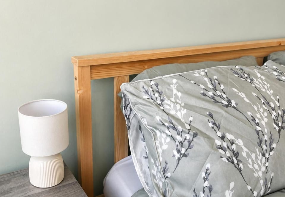 3 bedrooms, WiFi (free), bed sheets