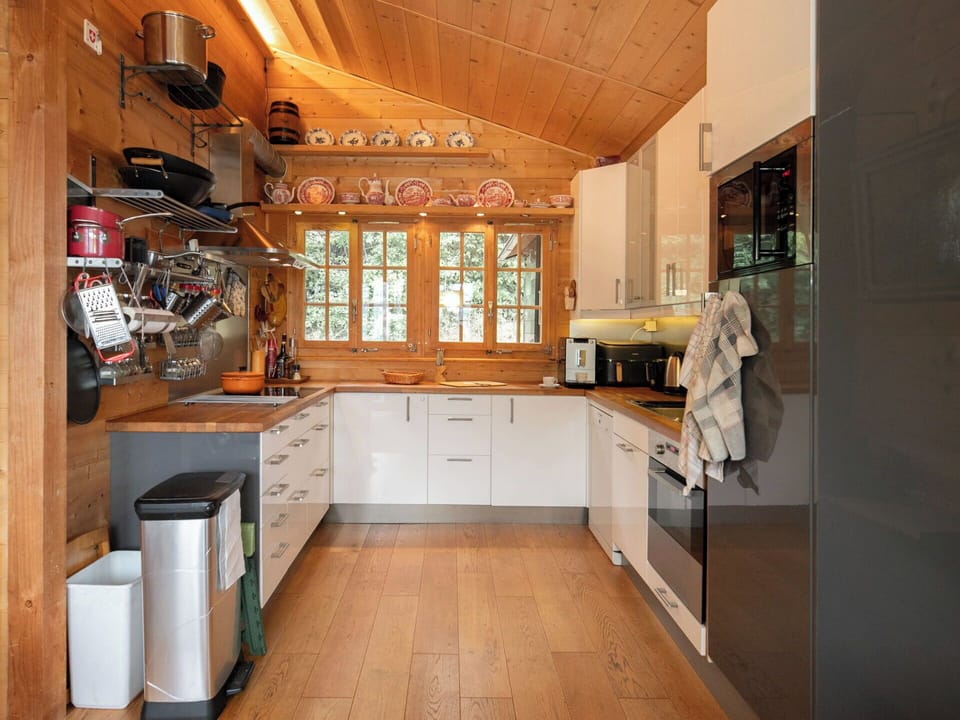Kitchen, Kitchen Appliance, Countertop, Major Appliance, Interior Design, Wood, Cabinetry, Furniture, Flooring, Ceiling