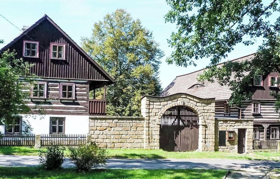 Home, Cottage, Lawn, Estate, Garden, Landscaping, Yard, Siding, Driveway, Backyard