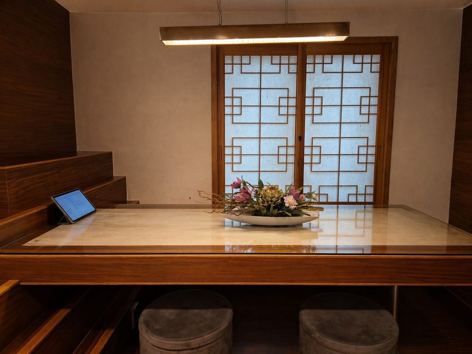 Presidential House | In-room dining