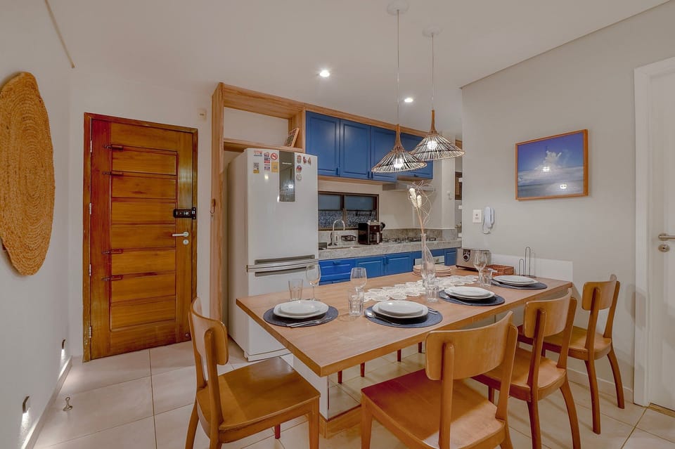 Basic Apartment | Dining