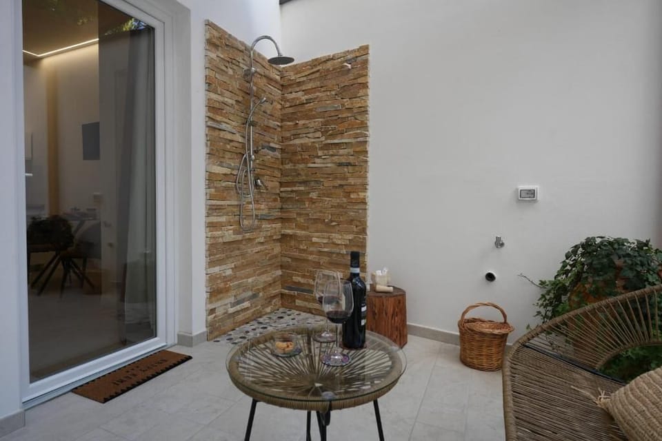 Deluxe Double Room, Patio, Courtyard View | Terrace/patio