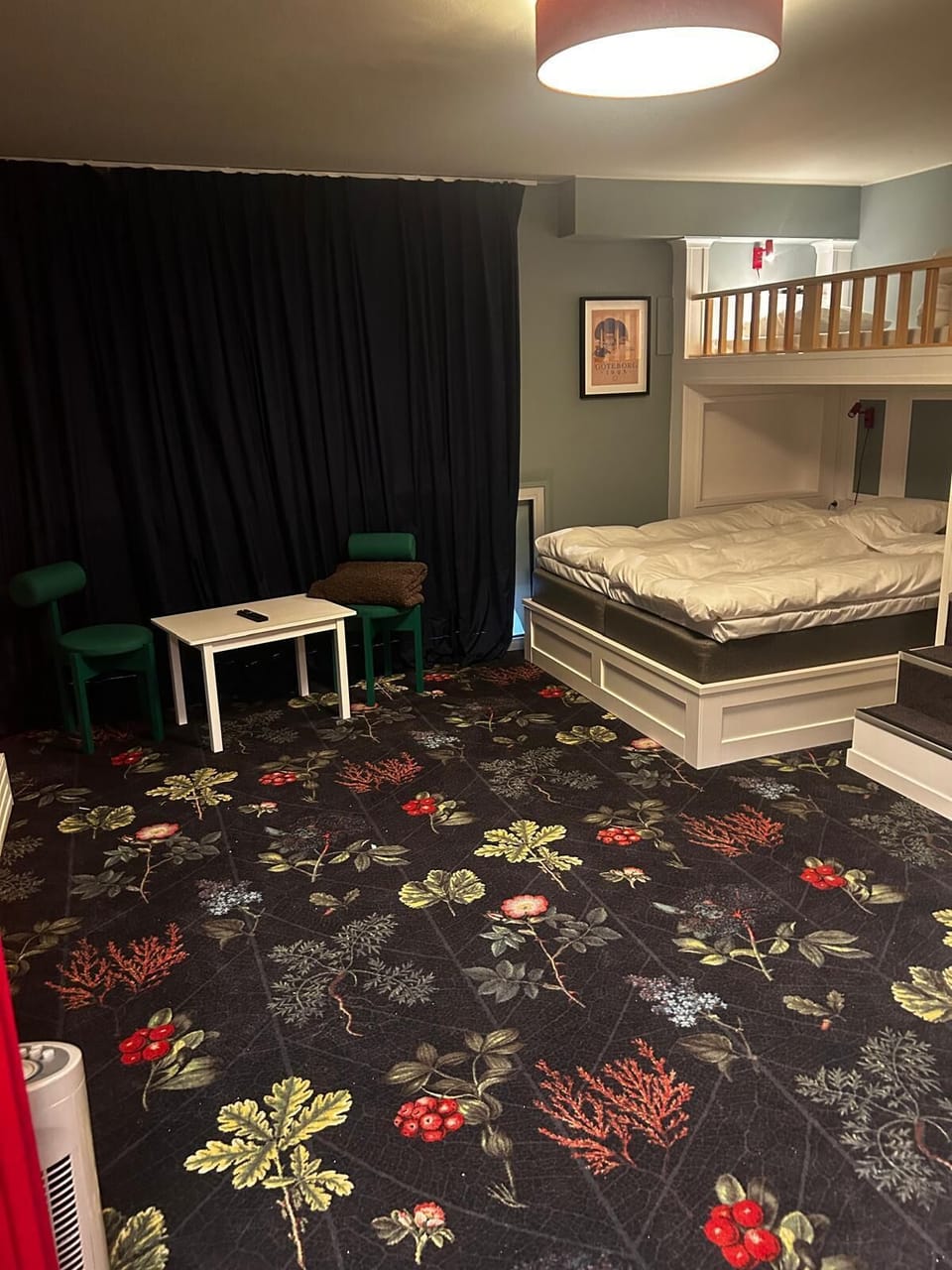 Family Room | WiFi (free)