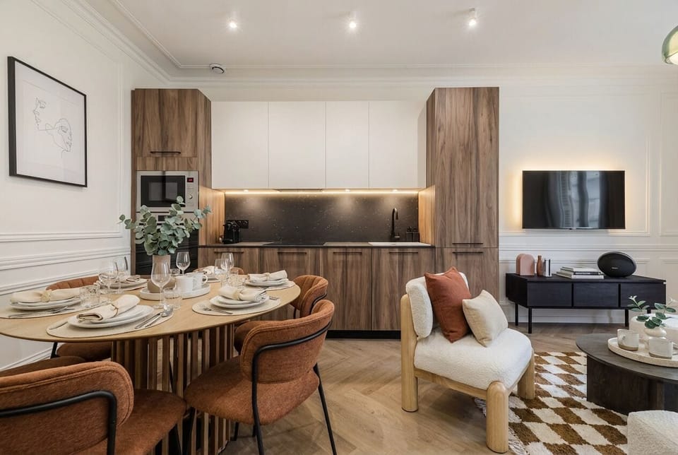 Classic Apartment | Dining