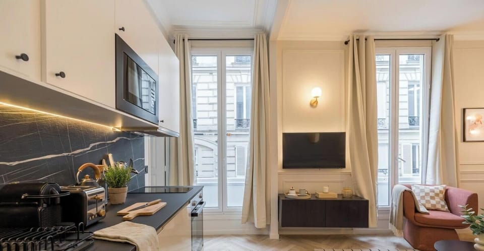 Deluxe Apartment | Private kitchen