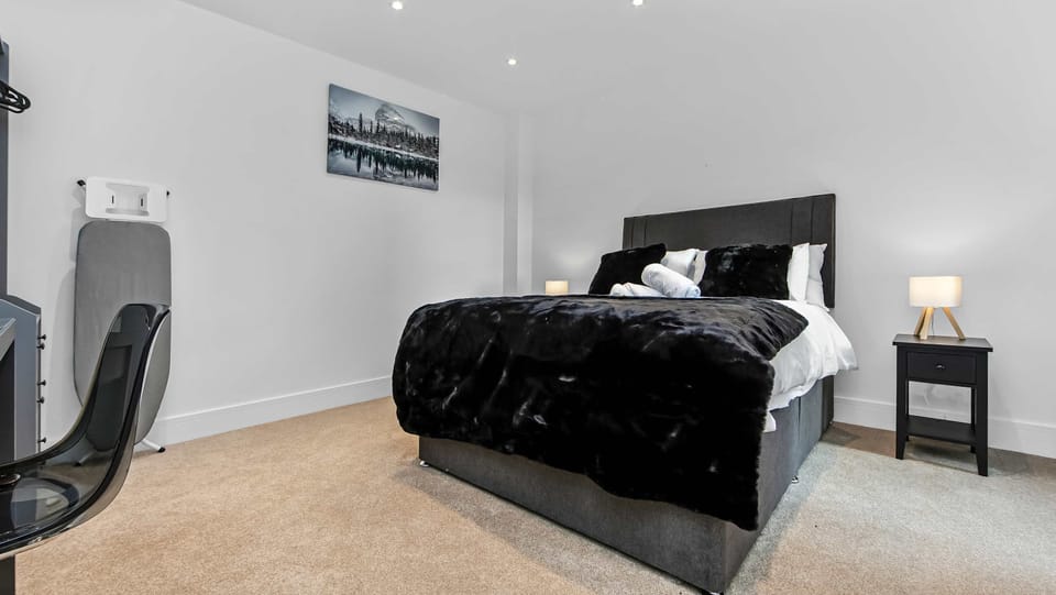 Modern 2 Bedroom Stay 10min Walk to East Croydon Apartment in Croydon