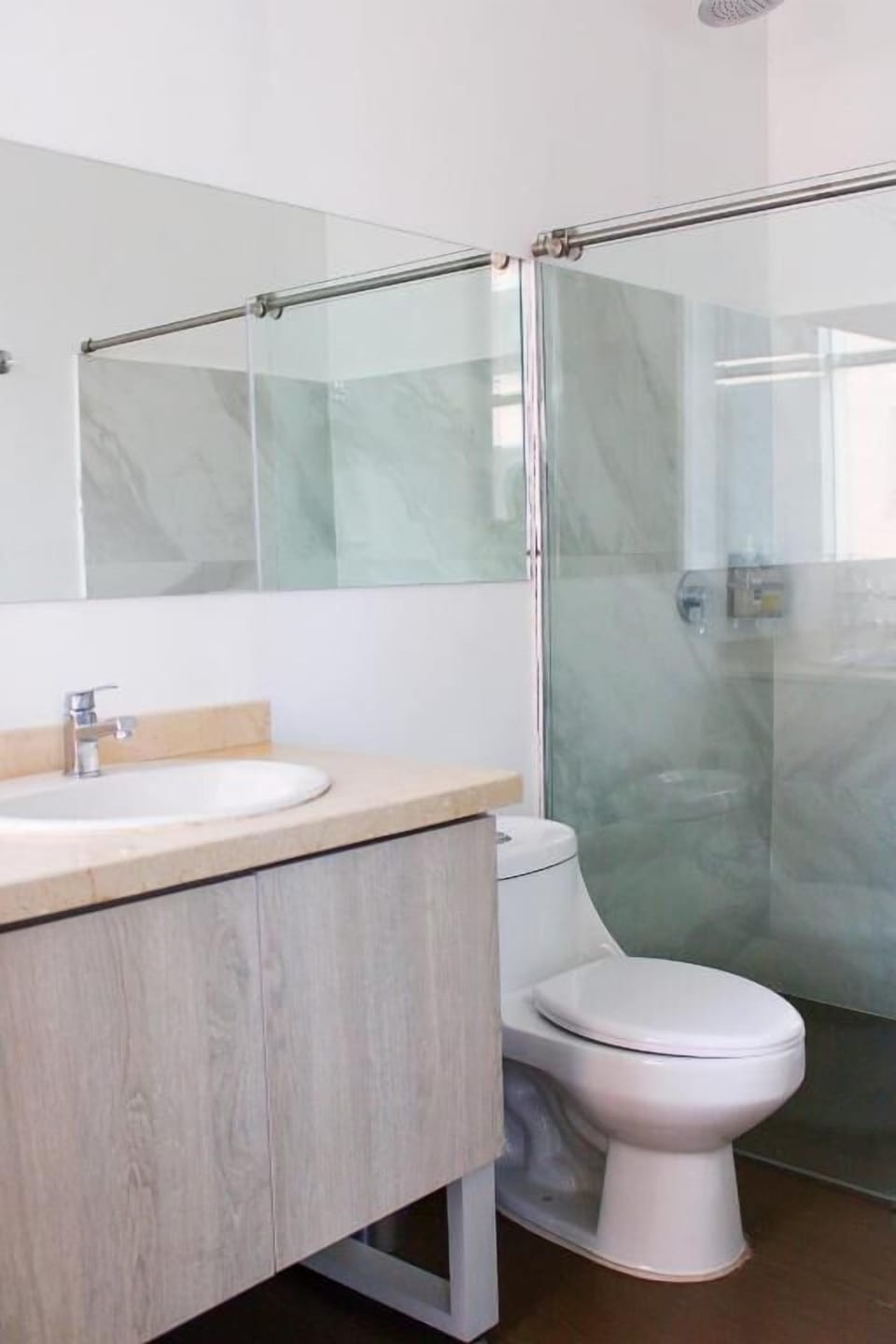 Deluxe Suite, City View | Bathroom