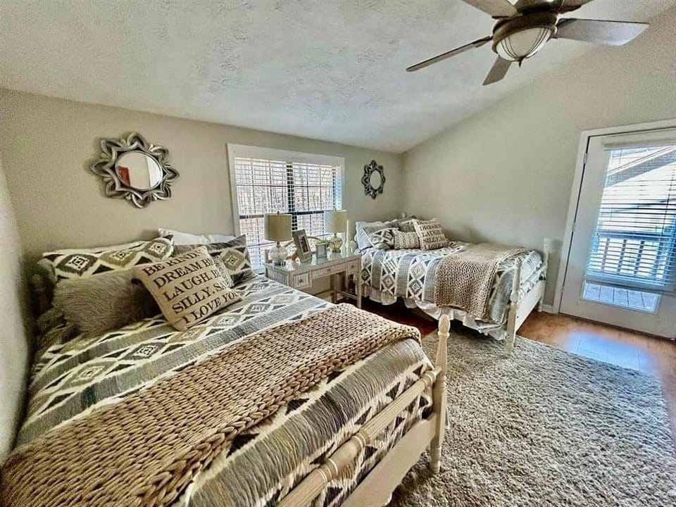 Third bedroom - 2 fulls