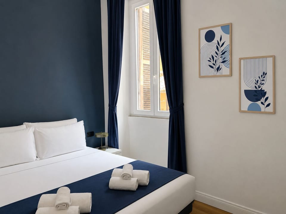 Double Room | In-room safe, desk, WiFi (free)