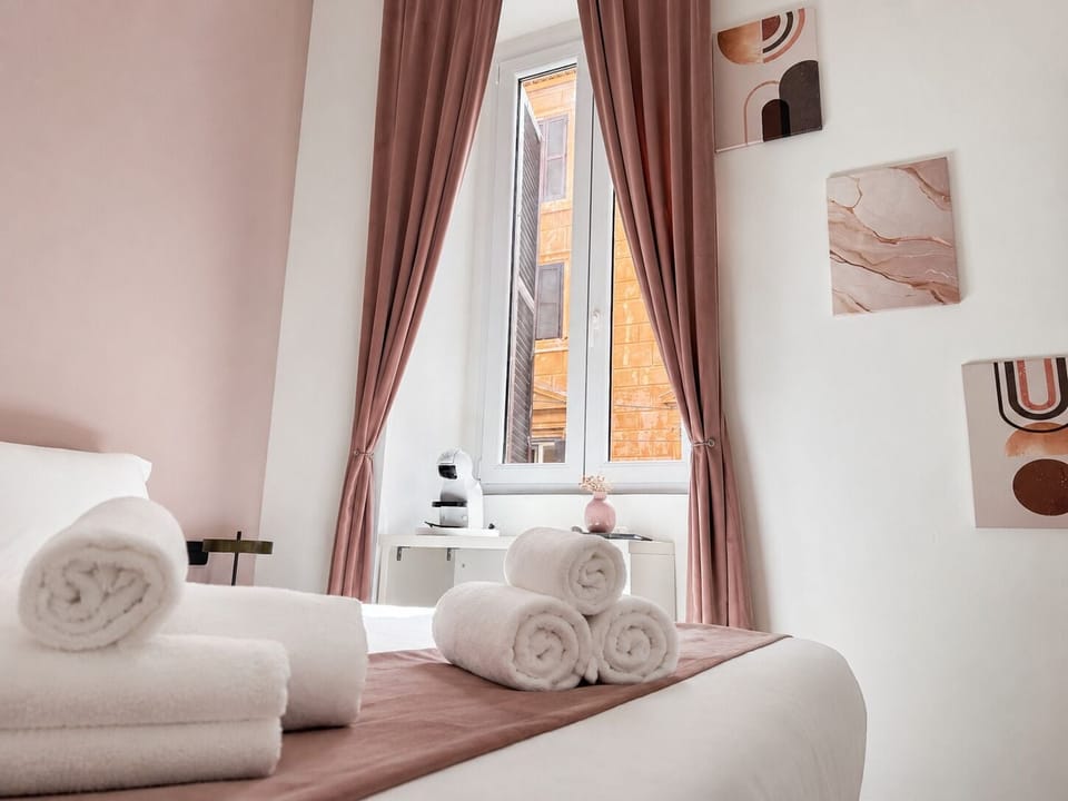 Triple Room | In-room safe, desk, WiFi (free)