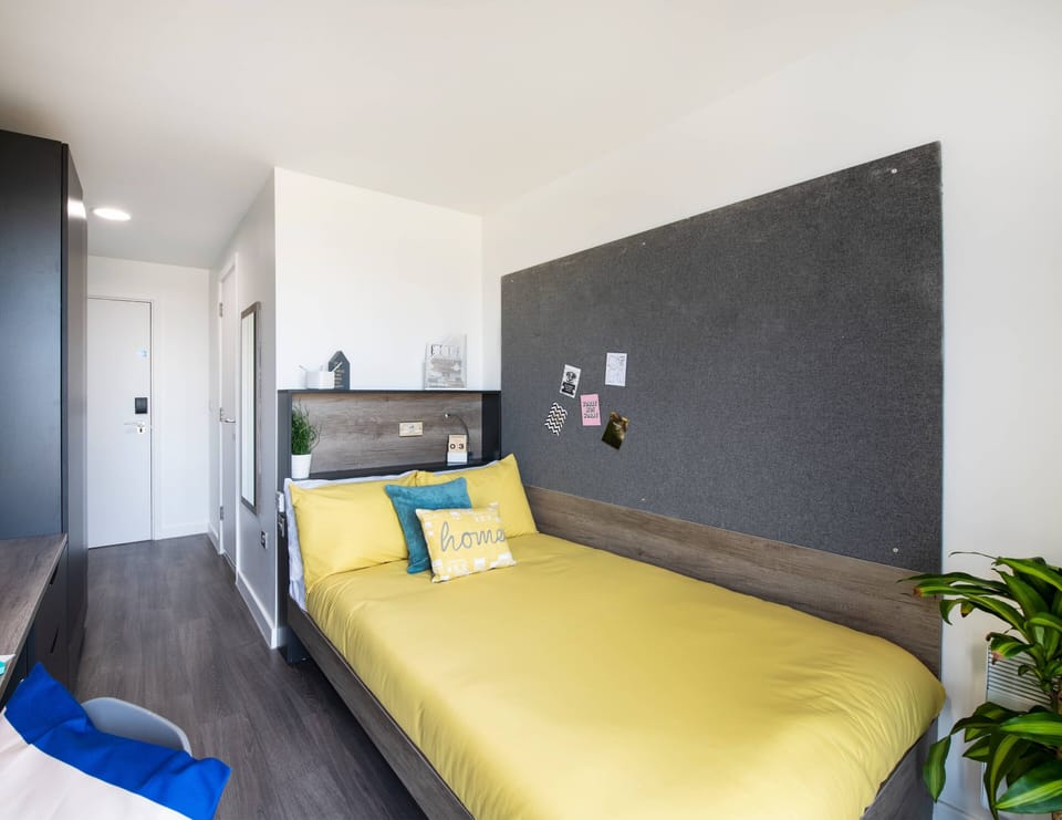 Single Room, Non Smoking | Blackout drapes, WiFi (free)