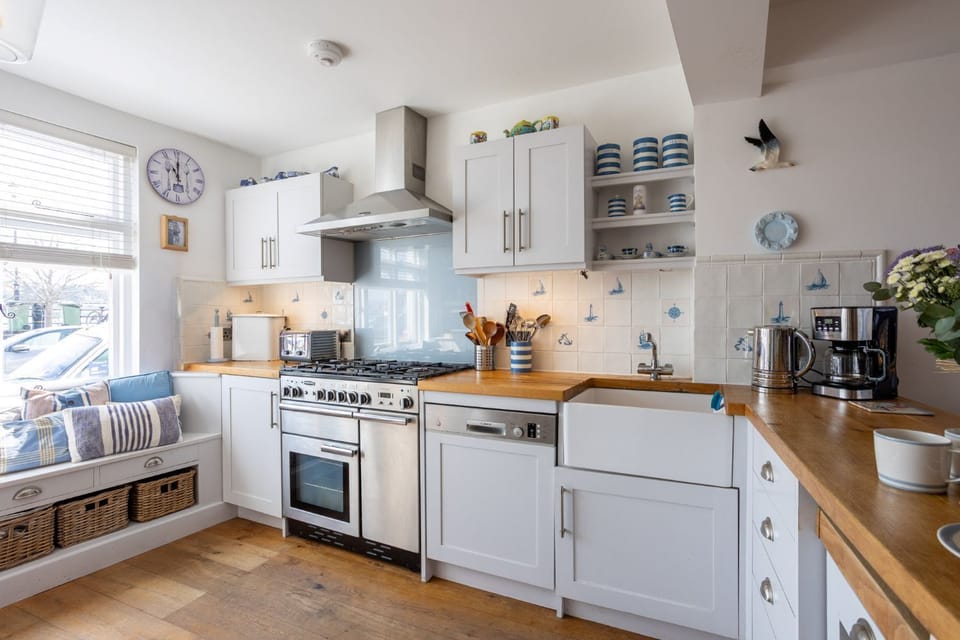 Ferriwais Kitchen Alt View
