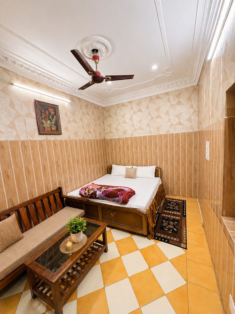 Deluxe Double Room | Laptop workspace, WiFi (free), bed sheets