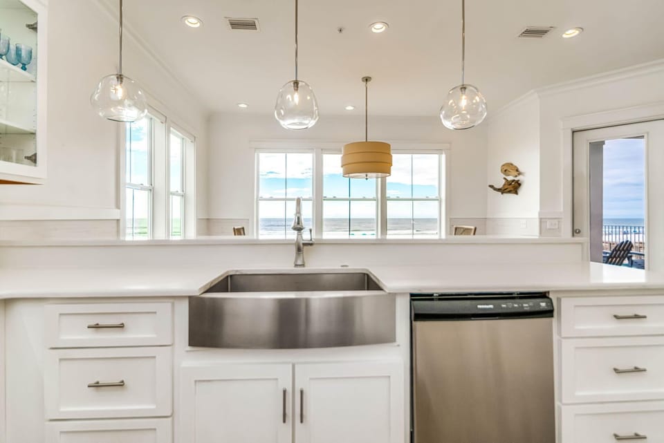 House, Multiple Beds (Beachfront Bliss Beach House) | Private kitchen