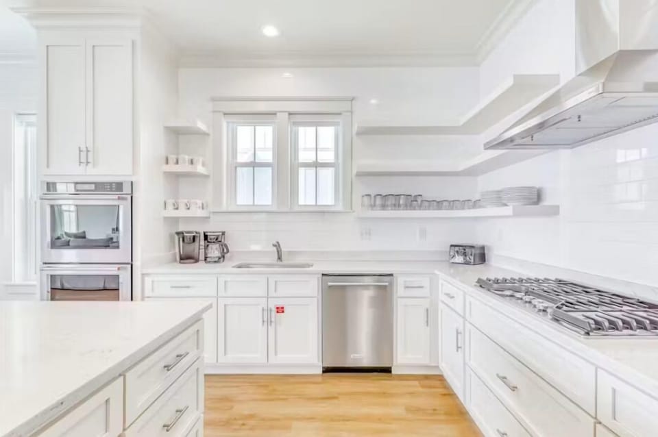 House, Multiple Beds (Beach Vista One Beach House) | Private kitchen