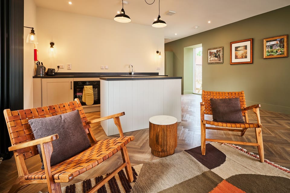 House | 14 bedrooms, high-speed internet