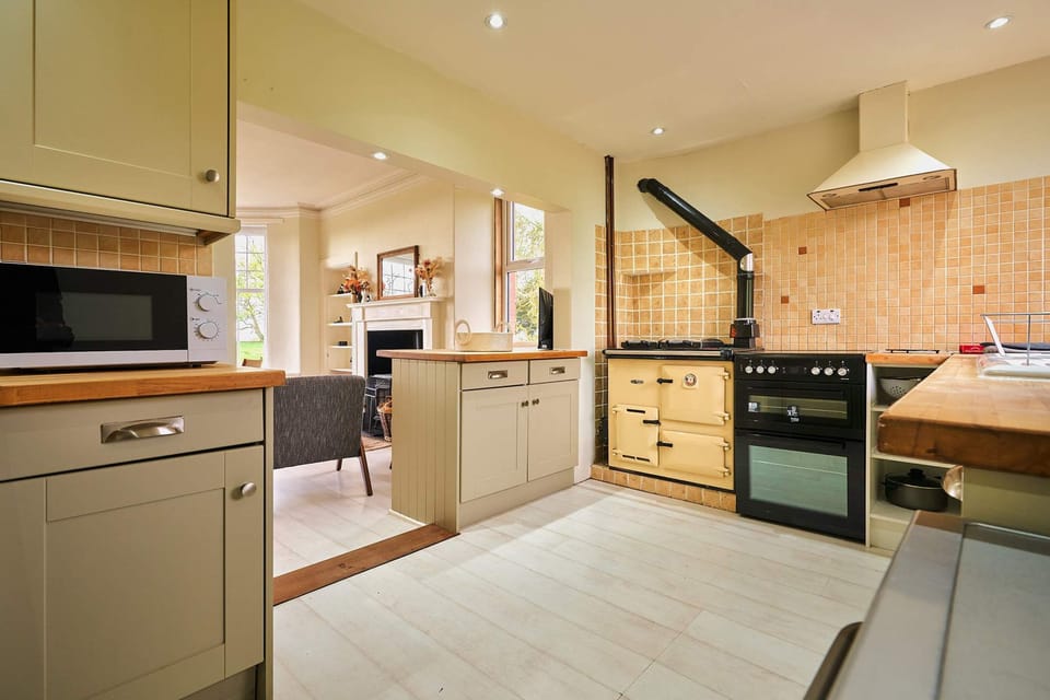 House | 3 bedrooms, high-speed internet