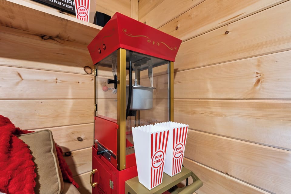 Enjoy freshly popped popcorn anytime with our popcorn machine—the perfect treat for movie nights and game time!
