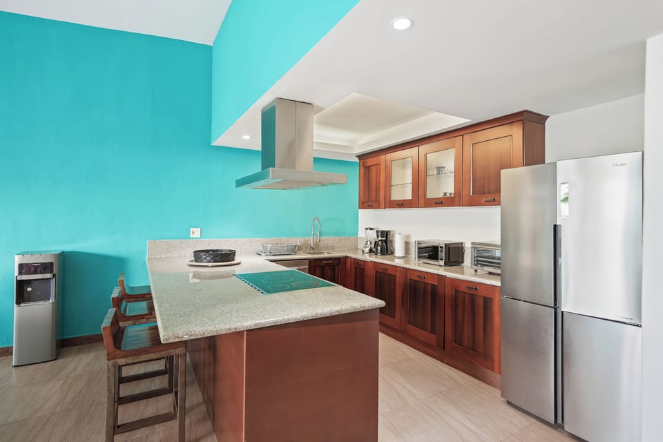 Comfort Condo, Balcony, Sea View | Private kitchen
