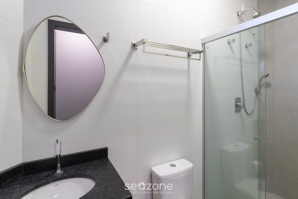 Basic Apartment | Bathroom | Shower