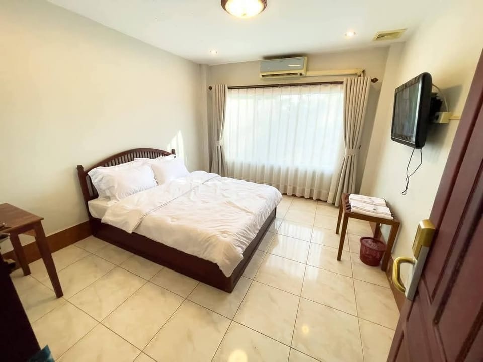 In-room safe, desk, laptop workspace, blackout drapes
