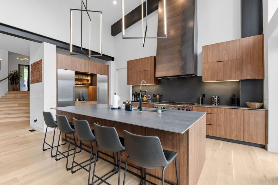 Modern open-concept kitchen and dining area