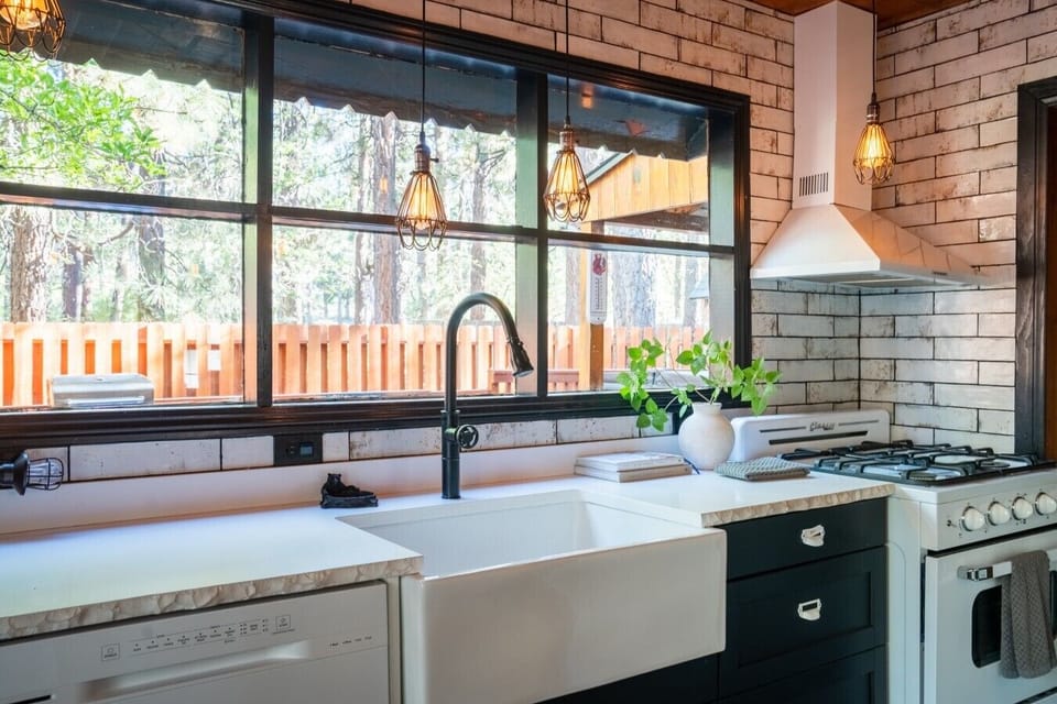 Jaybird Kitchen bright views