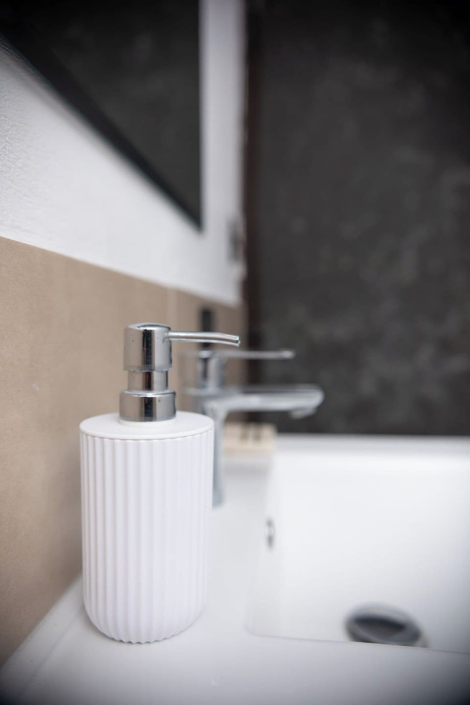 Classic Studio | Bathroom | Shower, rainfall showerhead, slippers, towels