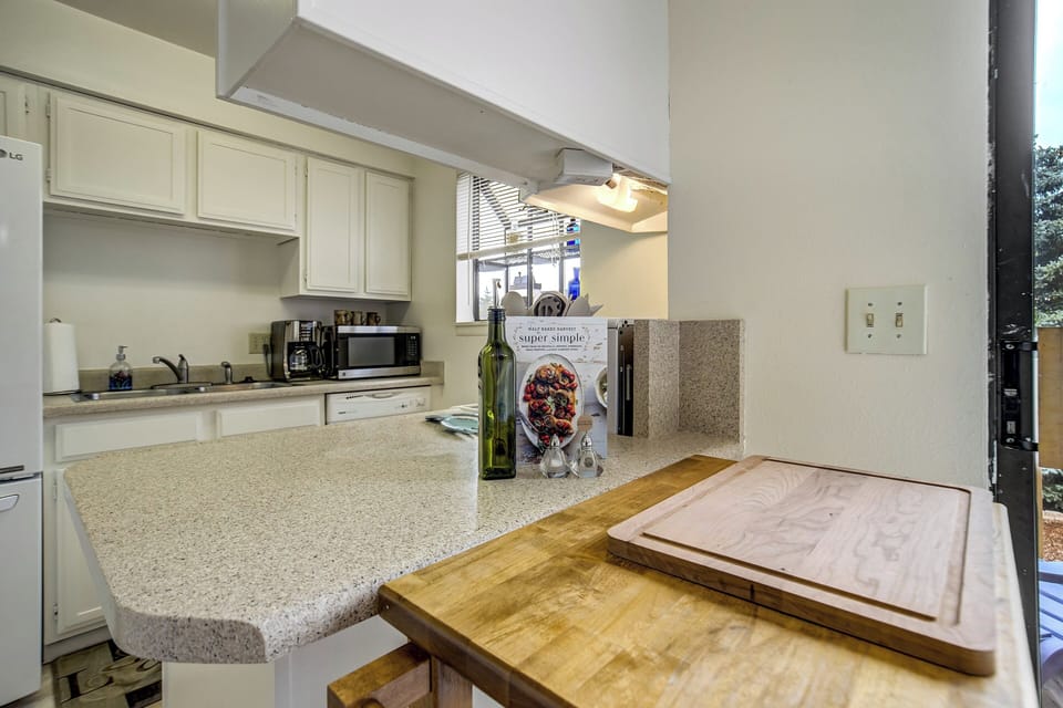 Perfect for monthly stays, military relocations, traveling professionals, and extended vacations.