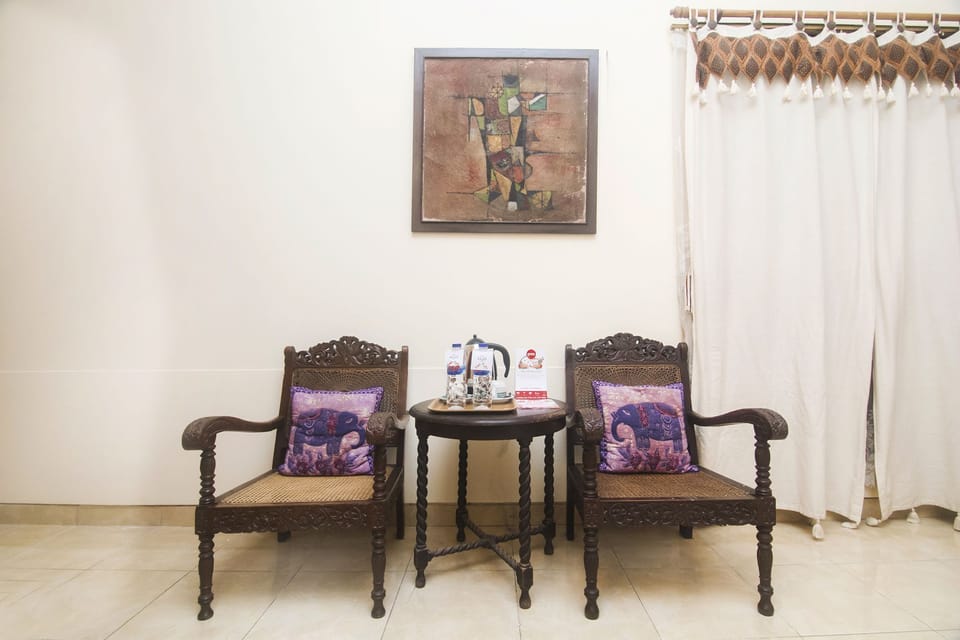 Deluxe Double Room | Desk, WiFi (free), bed sheets