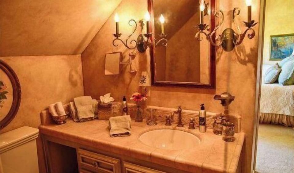 Orchard Hill Farm by Avantstay Vineyard Views + Fire Pit + BBQ Countryside Wine Country Cottage in Sierra Nevada