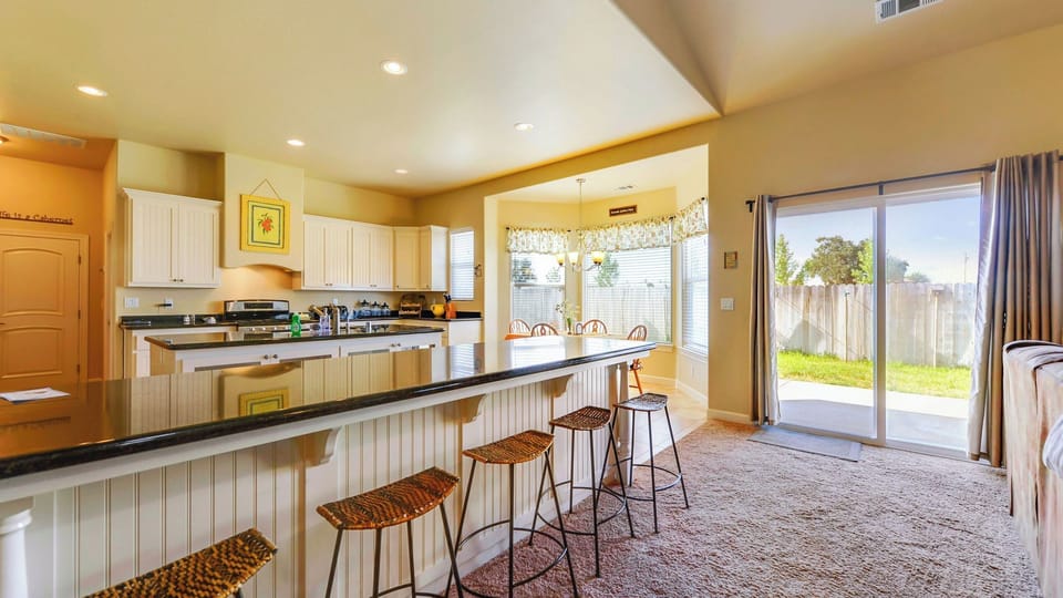 House (4 Bedrooms) | Interior